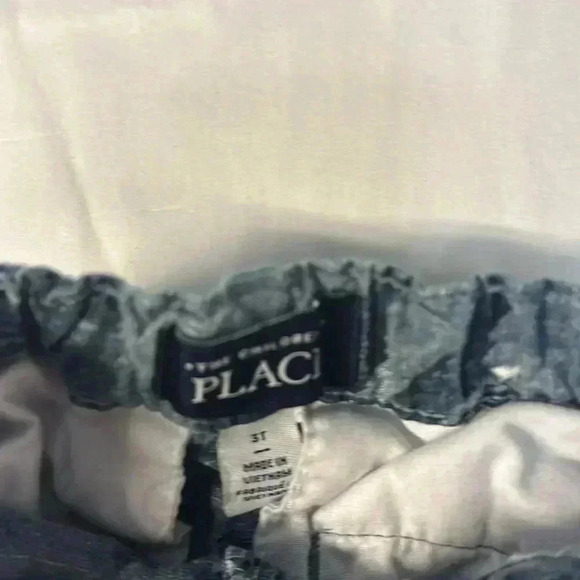 The Children's Place - Linen feel pull on shorts. Size 3 - Picture 2 of 3